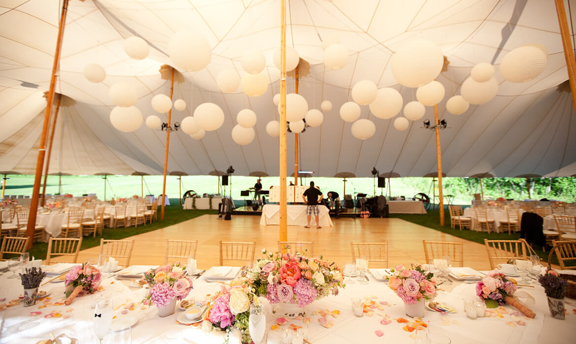 4 Wedding Dance Floor Design Trends to Make Your Big Day an Unforgettable Experience