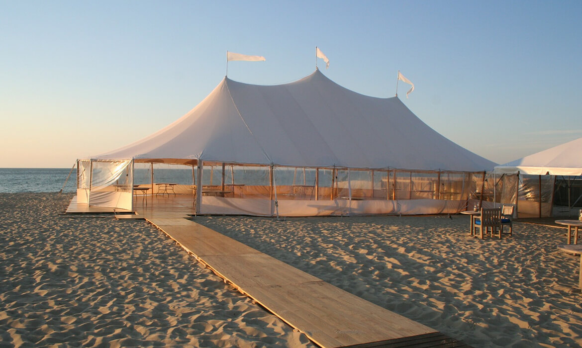Full floor for wedding on beach